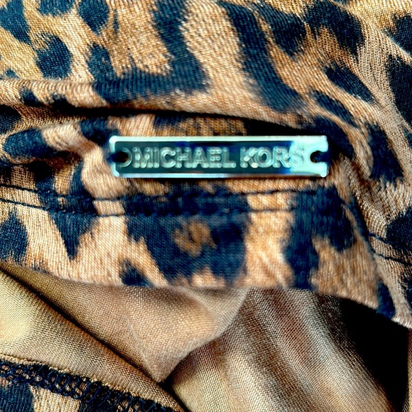 Michael Kors, short sleeve, turtleneck, leopard print top - Picture 5 of 5